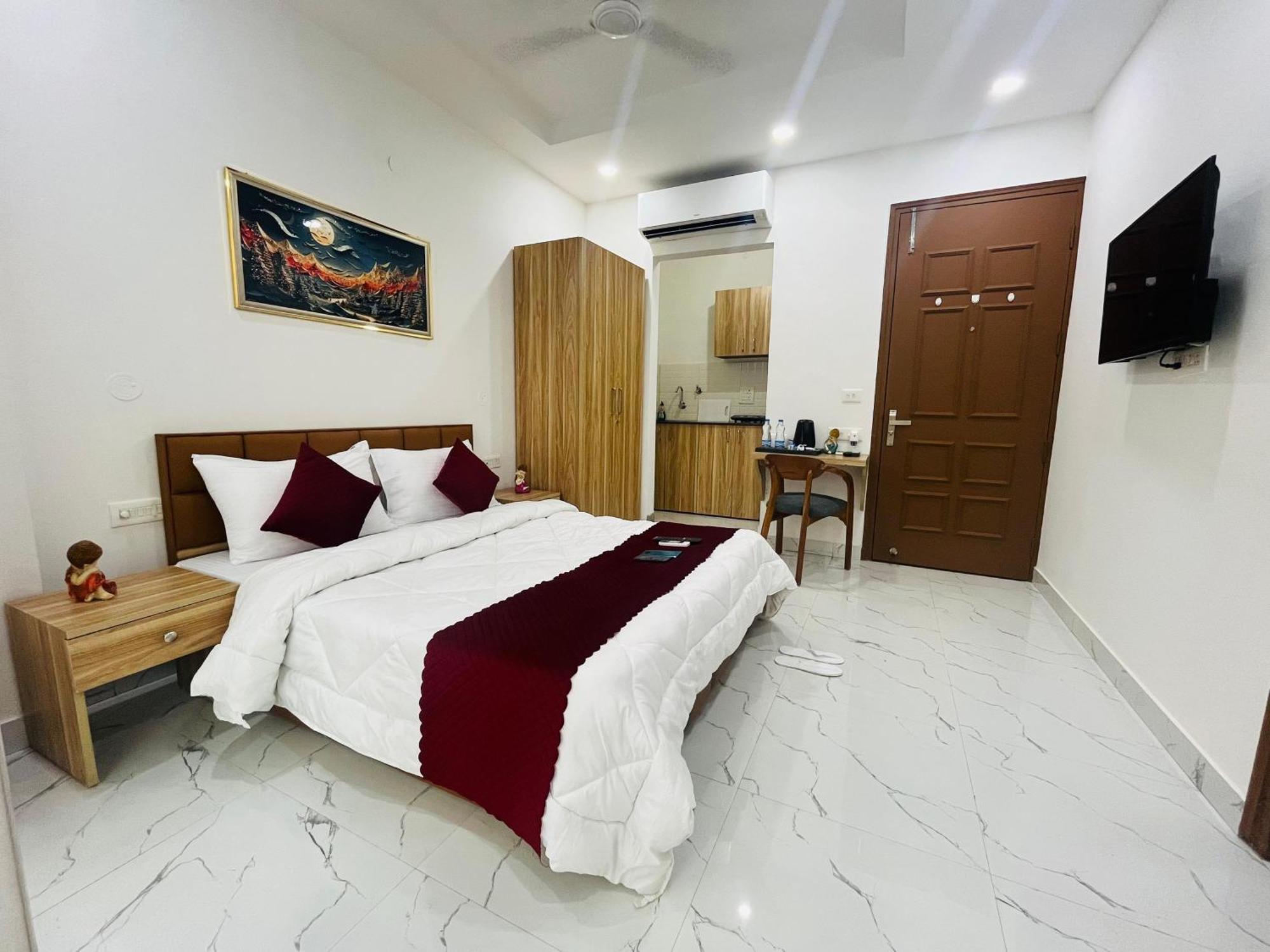 The Lodgers Studio Apartment Infront Of Artemis Hospital Gurugram Gurgaon Zewnętrze zdjęcie