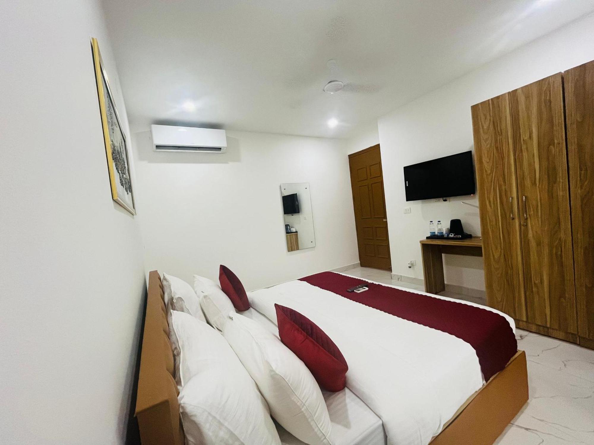 The Lodgers Studio Apartment Infront Of Artemis Hospital Gurugram Gurgaon Zewnętrze zdjęcie