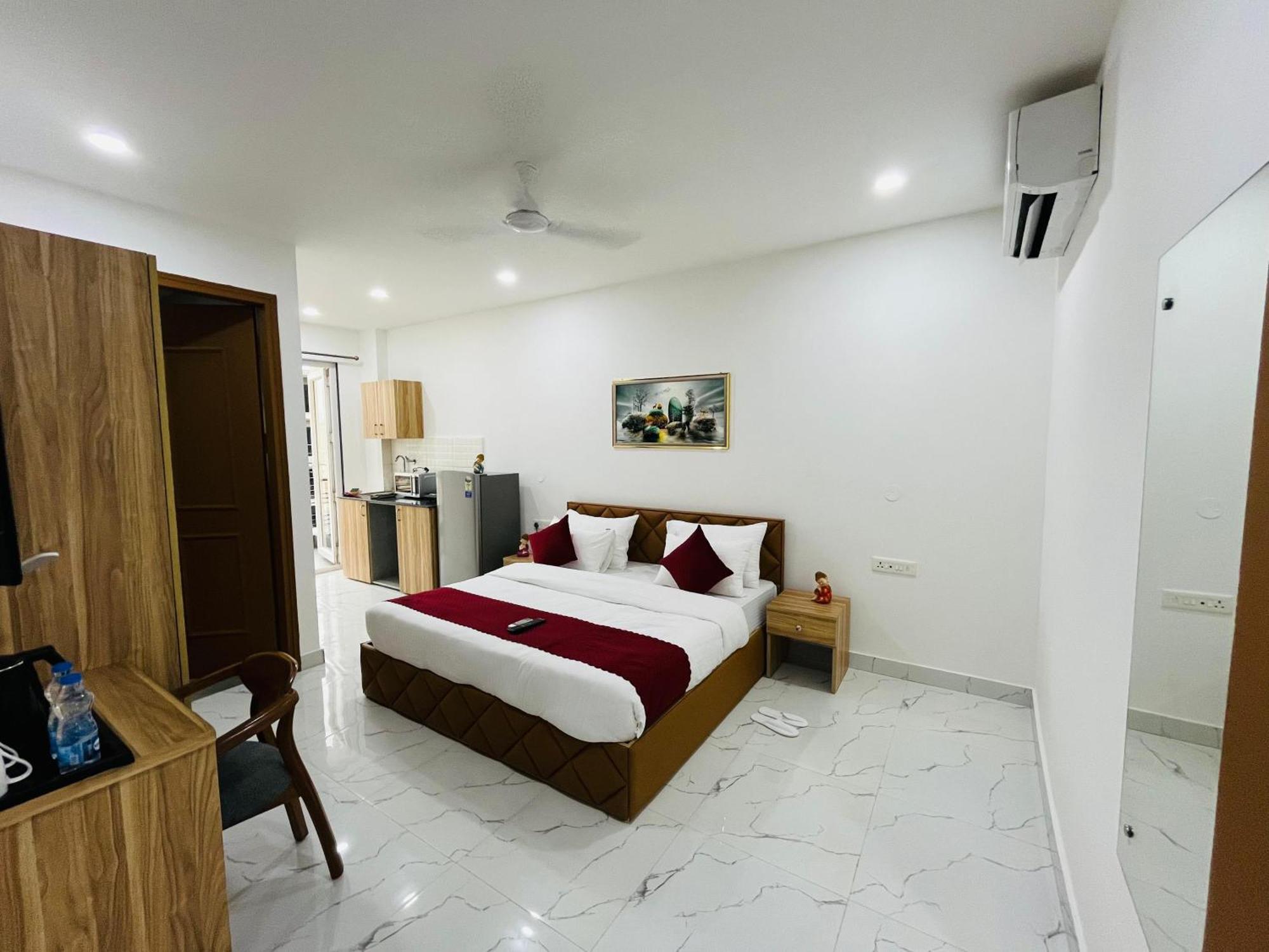 The Lodgers Studio Apartment Infront Of Artemis Hospital Gurugram Gurgaon Zewnętrze zdjęcie
