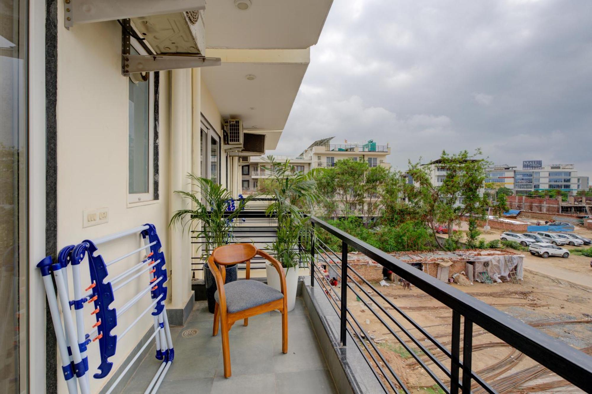 The Lodgers Studio Apartment Infront Of Artemis Hospital Gurugram Gurgaon Zewnętrze zdjęcie