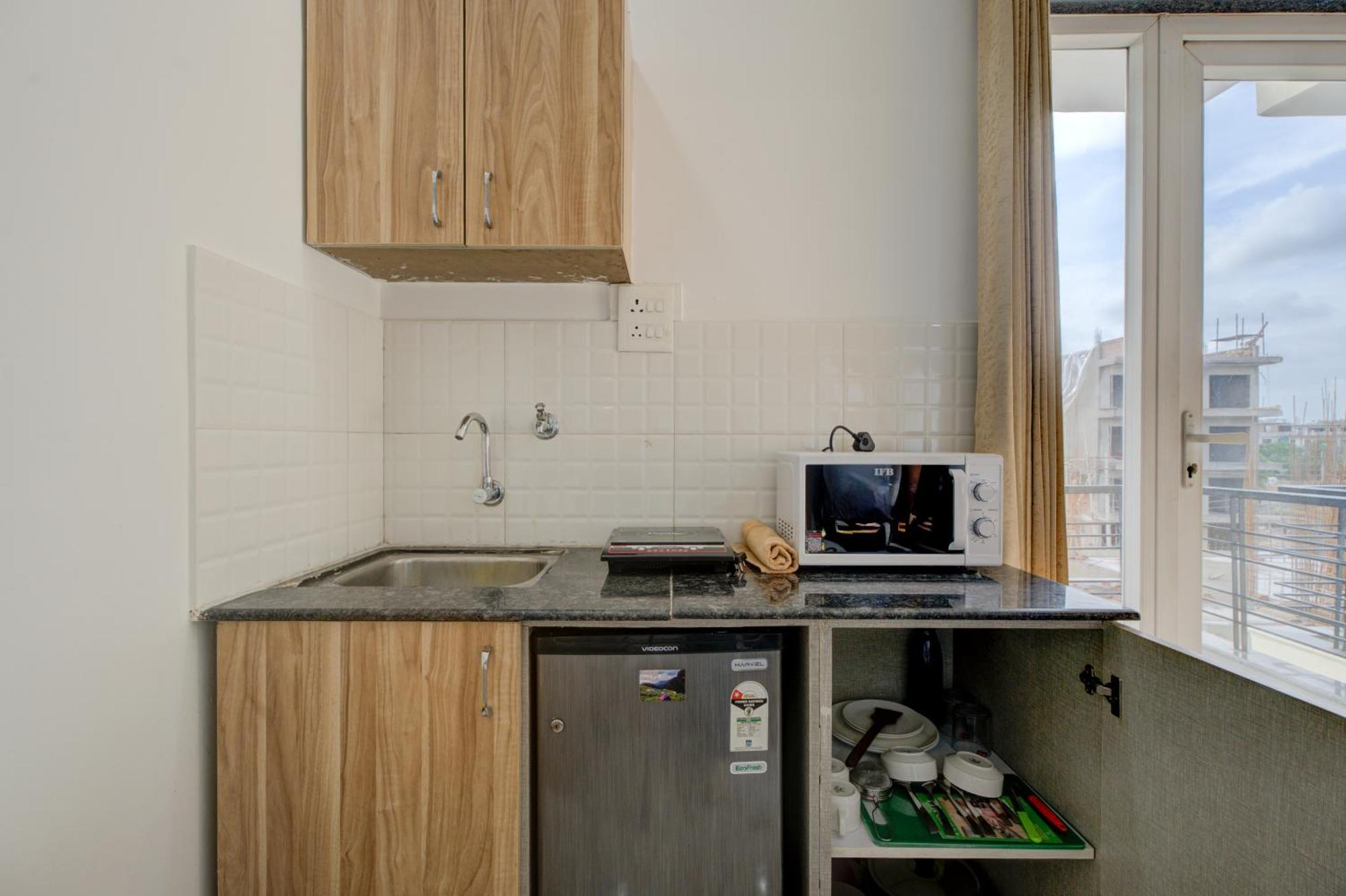 The Lodgers Studio Apartment Infront Of Artemis Hospital Gurugram Gurgaon Zewnętrze zdjęcie