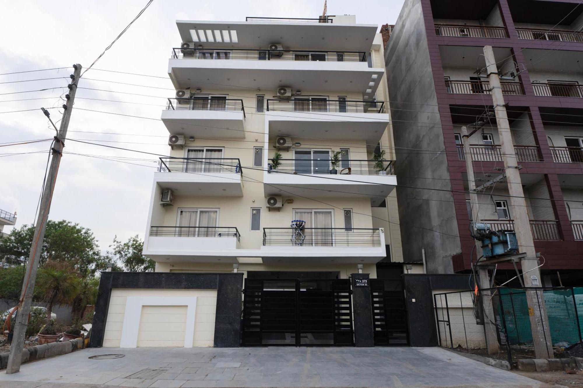 The Lodgers Studio Apartment Infront Of Artemis Hospital Gurugram Gurgaon Zewnętrze zdjęcie