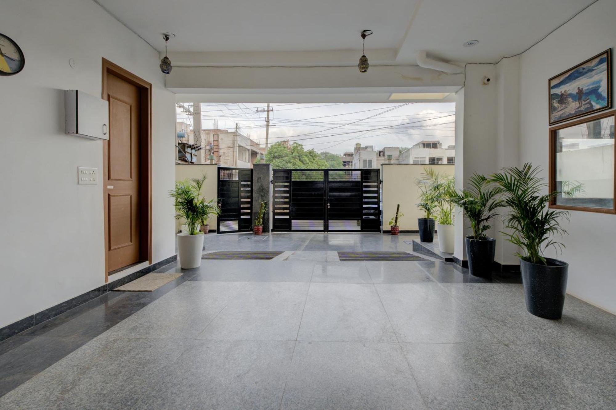 The Lodgers Studio Apartment Infront Of Artemis Hospital Gurugram Gurgaon Zewnętrze zdjęcie